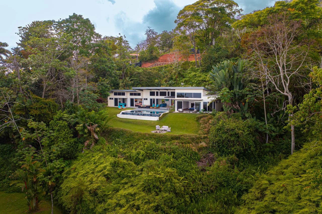 Villa La Luna Gated Estate, Mountainside Home and Whale Tail Views: Mountain House For Sale in Escaleras - photo 3