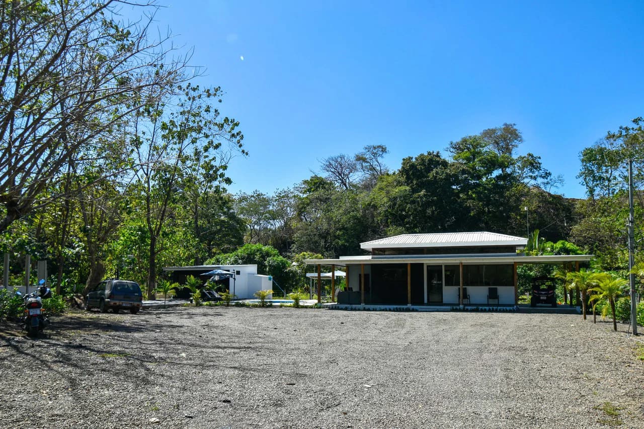 Home and Rental Apartment in Quiet Neighborhood - photo 27