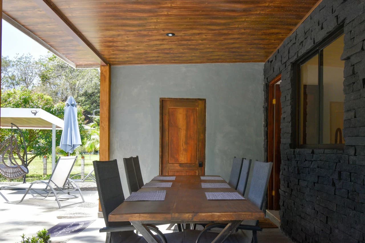 Home and Rental Apartment in Quiet Neighborhood - photo 5