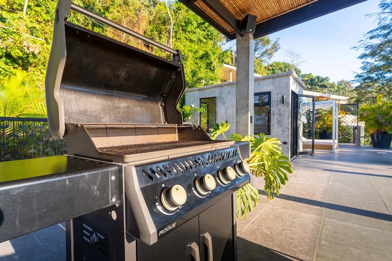 Casa Moon Diablo: Iconic Ocean View Luxury Estate with Infinity Pool, Rooftop Patio, Gym & Sauna in Manuel Antonio - photo 69