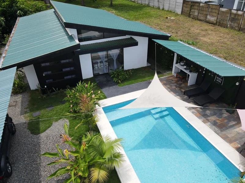 Butterfly Wings House 3 Bed 2 Bath Walking Distance To Town - photo 42