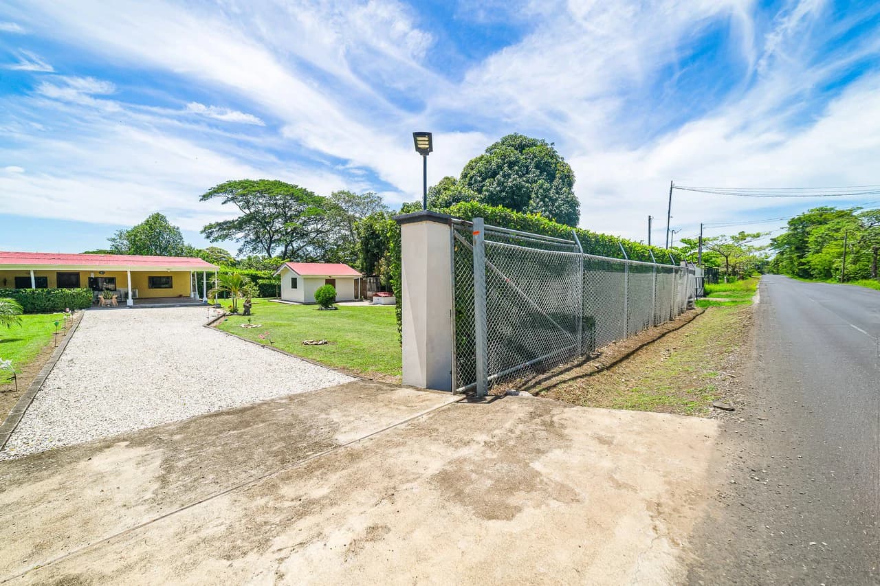 Casa Campo: Quiet Countryside Home Near Beaches - photo 16