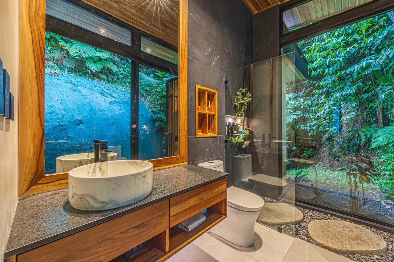 Casa Koules: Architectural 5-Bedroom Oceanview Estate in Prestigious Costa Verde Estates - photo 11