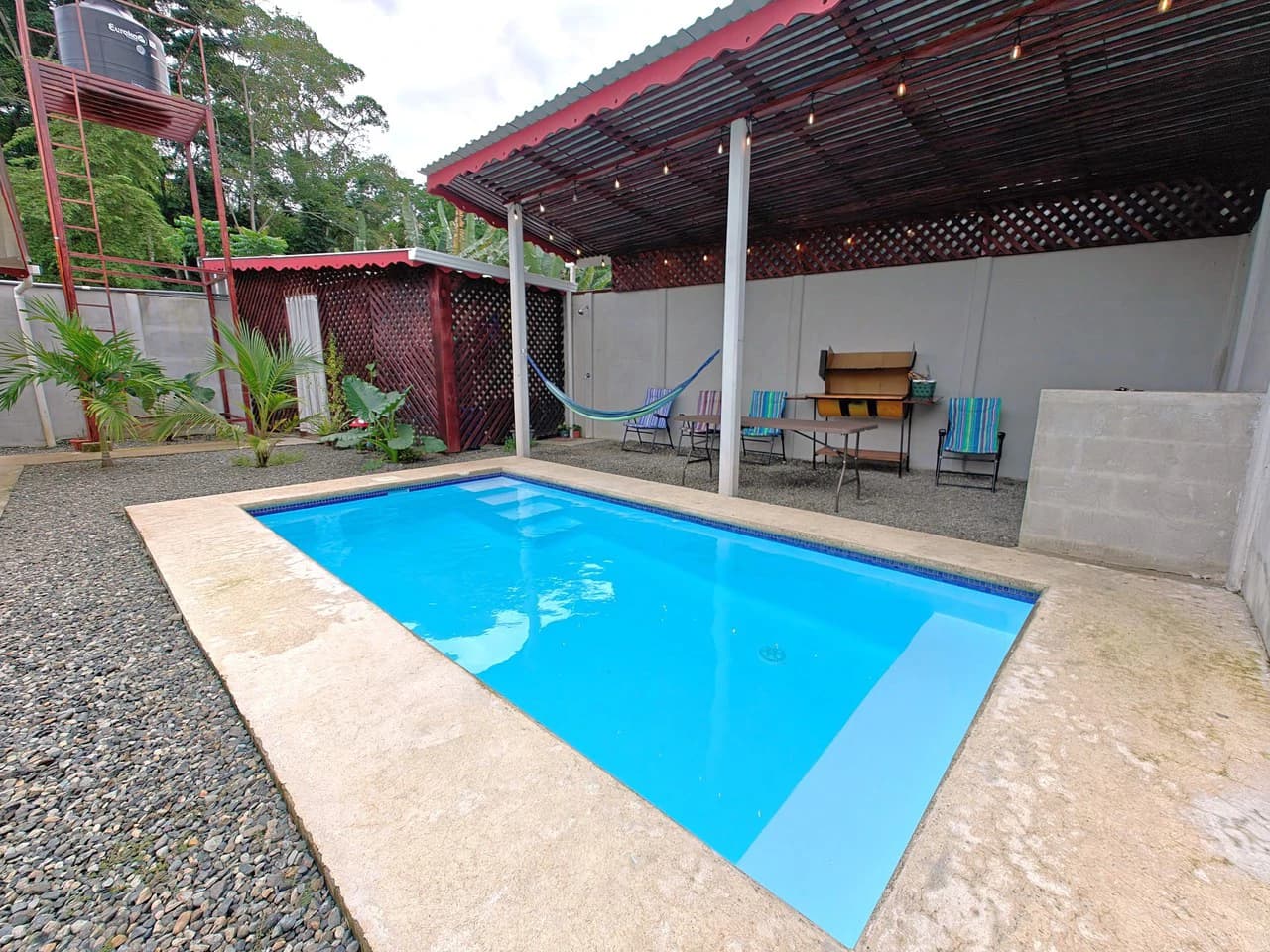 3 Bd/3 Ba - Triplex Apartment with Pool: in Hone Creek - photo 3