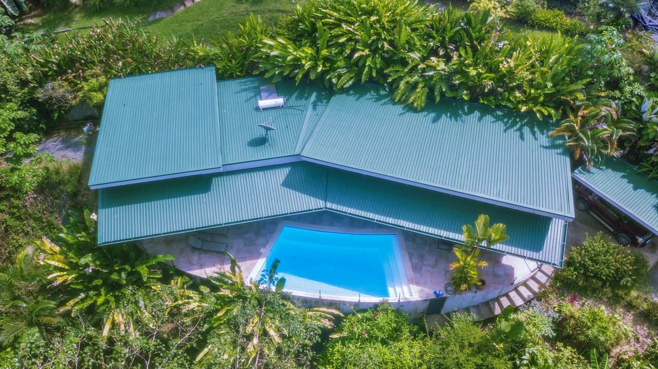 2.24 ACRES – 7 Bedrooms Ocean View Boutique Hotel With Two Pools, 5 Minutes to Uvita, Multiple Rental Options!! - photo 7