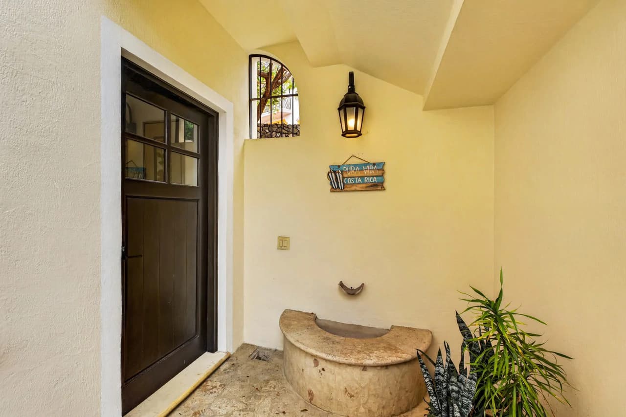 16 Avenida La Antigua: Renovated Turn- Key Living in the Heart of Las Catalinas - photo 22