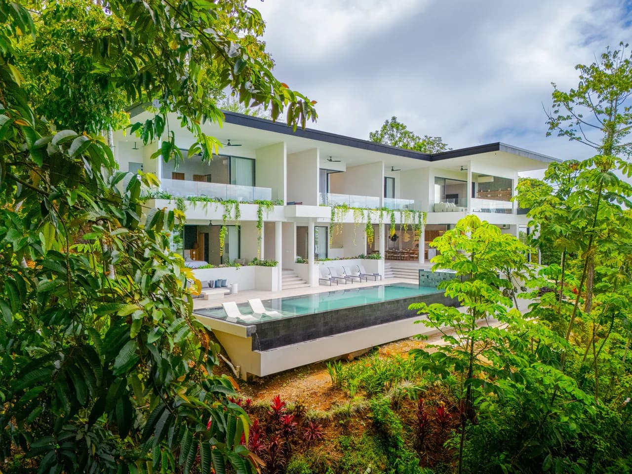Acqua Blu: Mountain House For Sale in Escaleras - photo 11