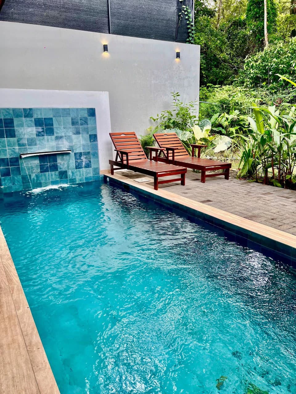 0.17 ACRES – 3 Bedrooms, Brand New Luxury Home in Uvita, Minutes From Beaches and Services, Wooded Lot, Year Round Stream, Private And Fully Furnished, Ready to Move!!! - photo 6