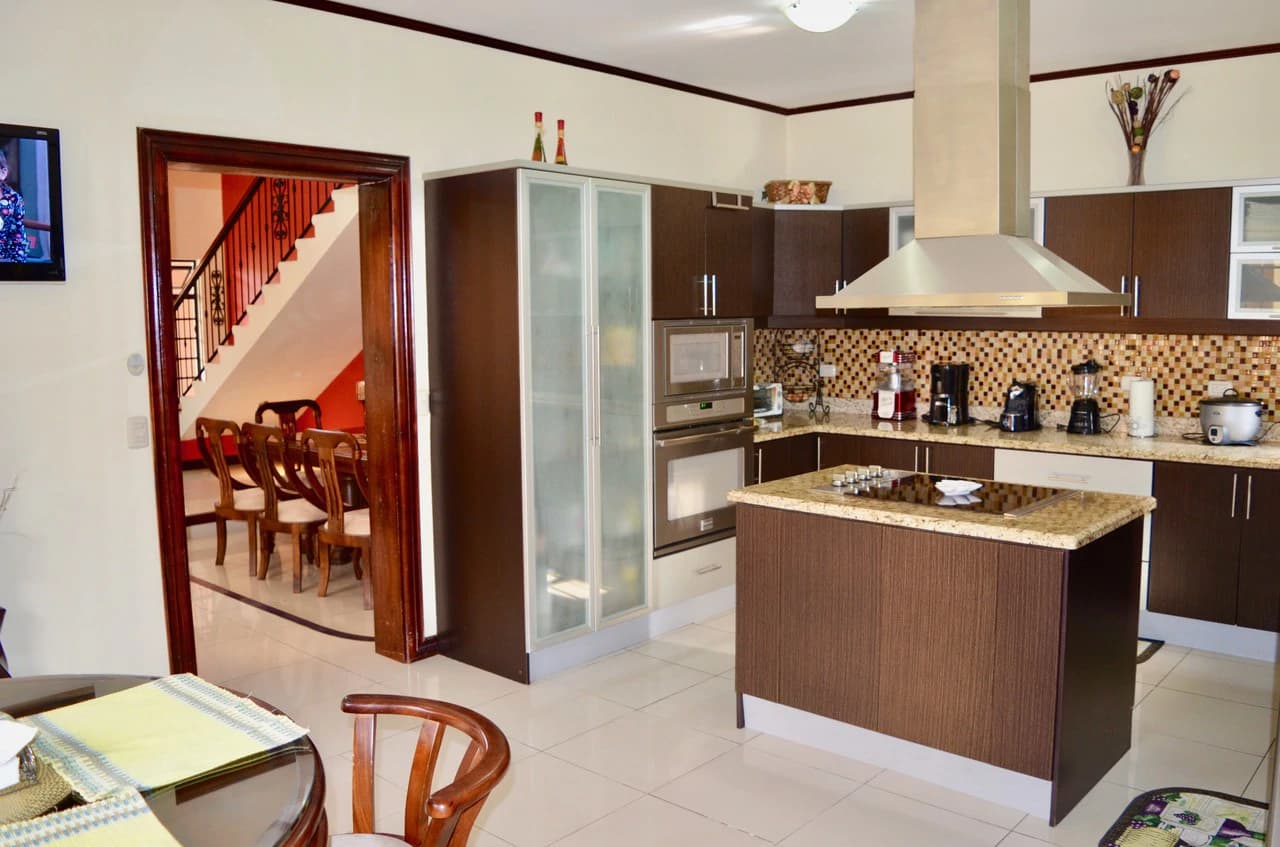 Gorgeous 4 Bedroom house for sale in Santo Domingo de Heredia - photo 21