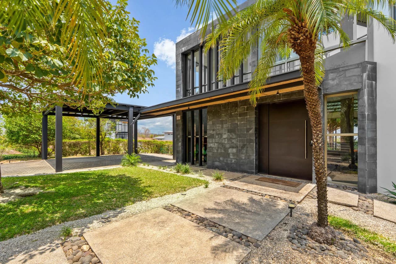 Casa Hijau: Modern Ocean-View Surf Home in Marbella - photo 37