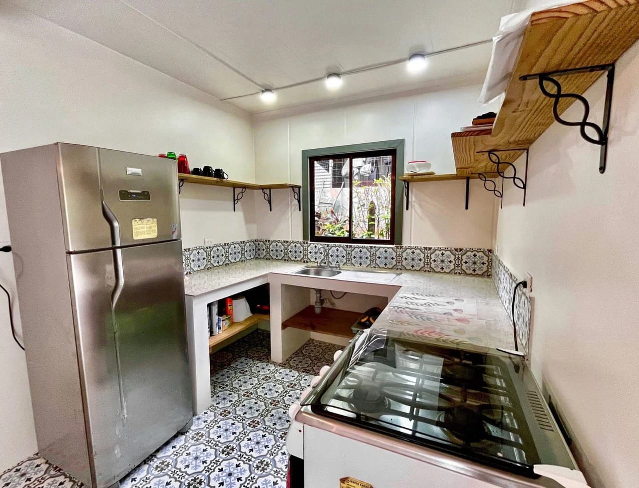 0.19 ACRES – 3 Bedroom Container Homes With Additional Building Lot,15min to Dominical and Beaches!! - photo 6
