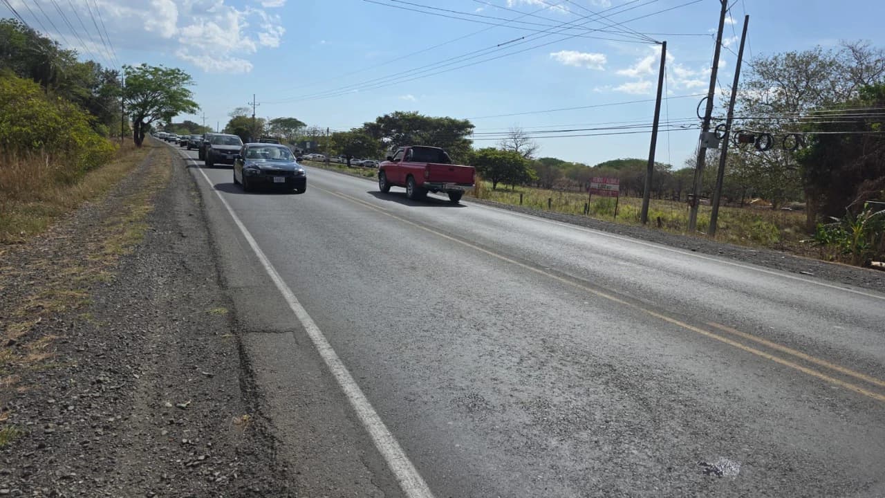 Property for Sale Near Liberia Airport with High Exposure and 60 Meters Frontage on Route 21, with Public Utilities - photo 6