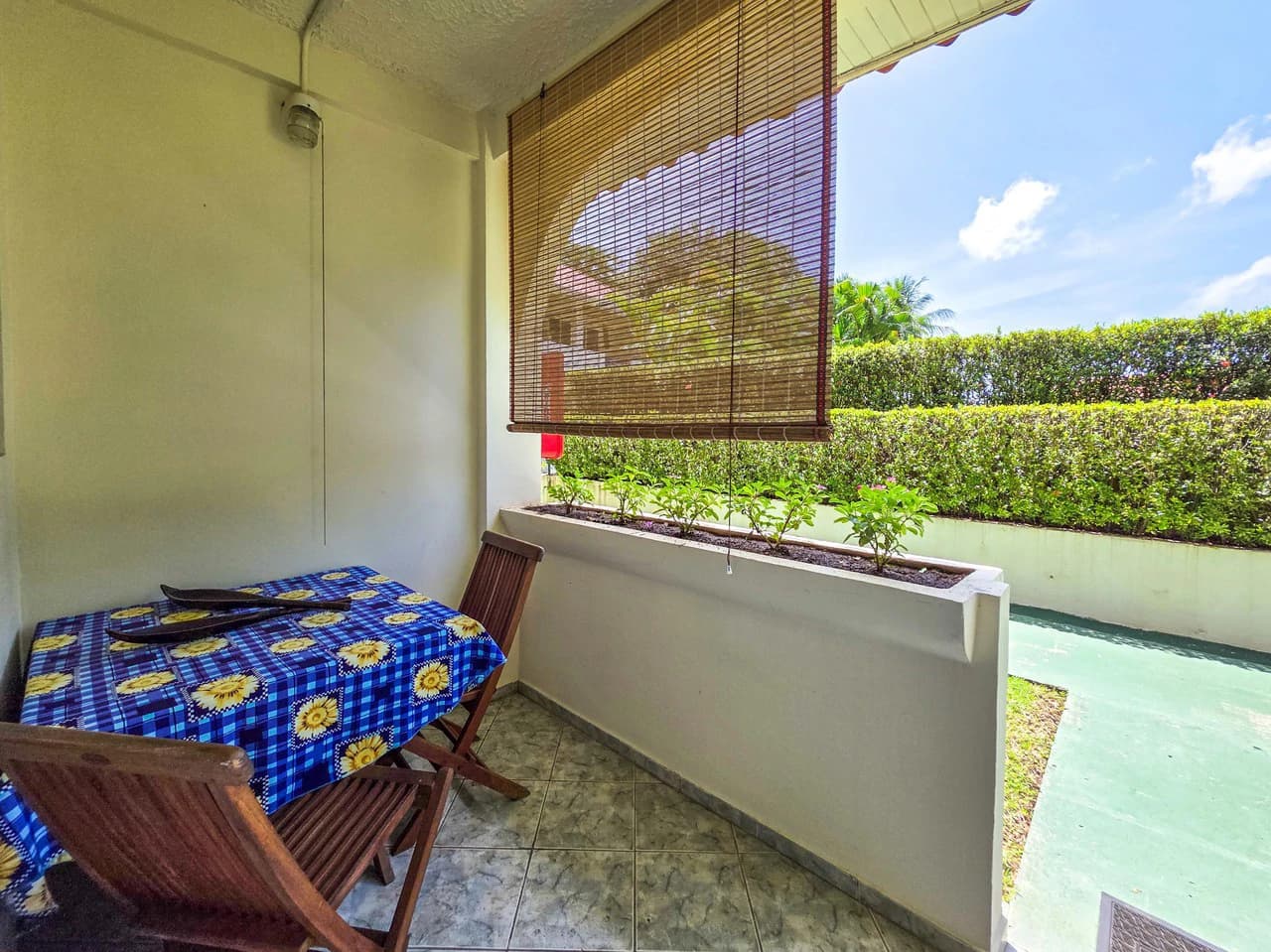 Prime Location 1bed 1bath Condo, Steps From Samara Beach - photo 2