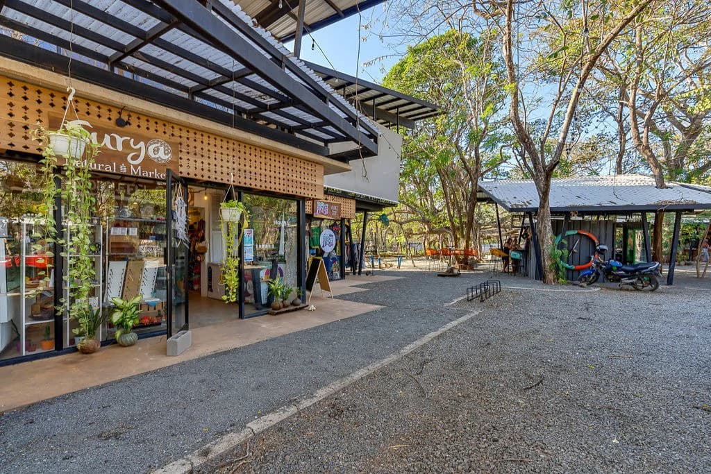 La Esquina de Avellanas: The Premier Commercial Plaza in Playa Avellanas, Costa Rica - photo 5