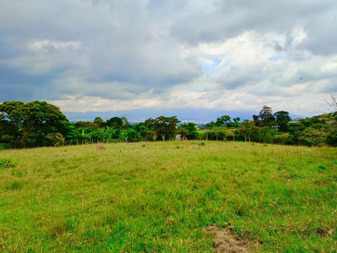 Lote con hermosas vista al valle central Costa Rica: Land for sale in Heredia San Isidro Heredial. - photo 3