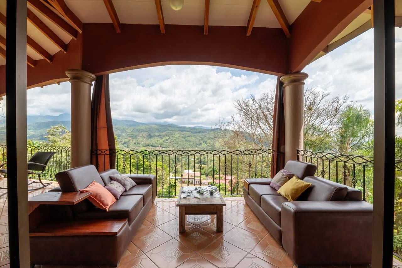 Spacious 5-Bedroom Colonial Home with 4 Bathrooms | La Bonita, Rivas - photo 12