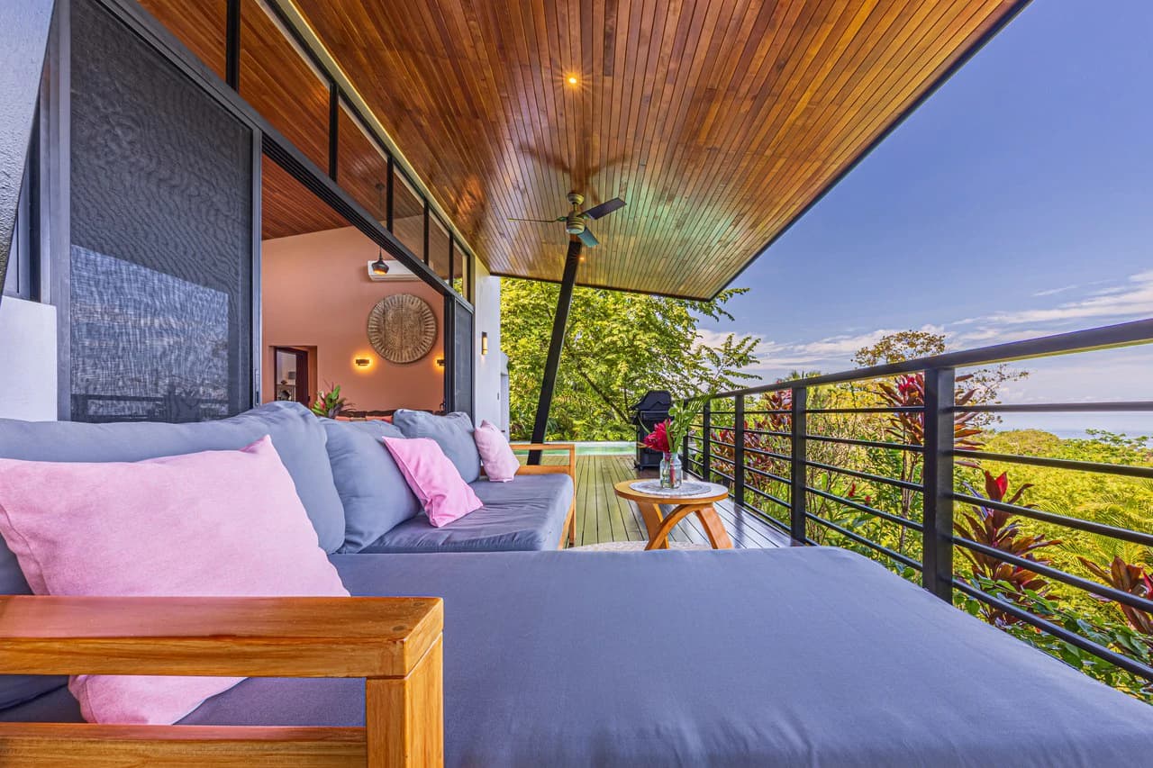 Casa Markissa: Luxury Oceanview Villa with Proven Rental Income. - photo 39