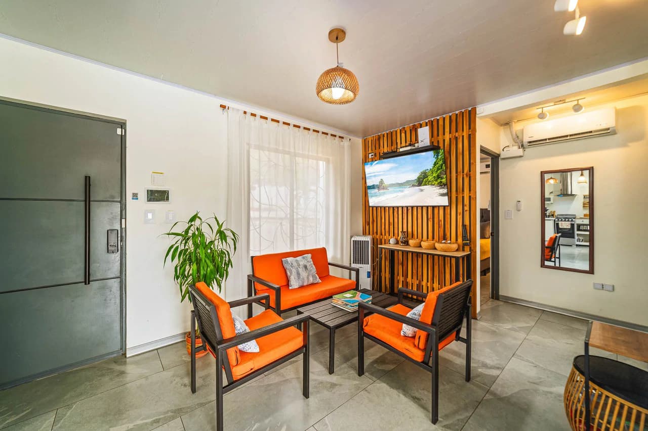 Casa Diria: Peaceful Turnkey 2BR Near Beaches - photo 18