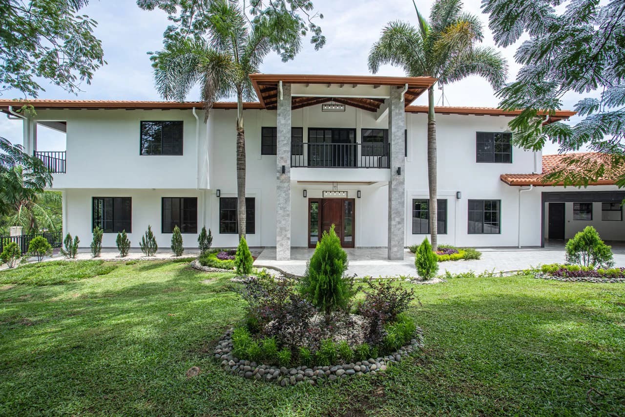 Modern Home for Sale in Atenas, Costa Rica