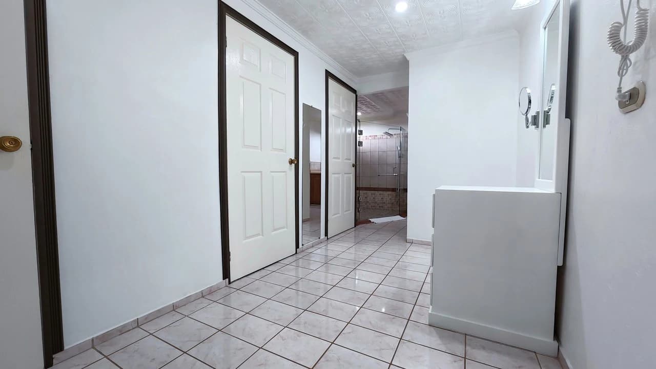 HOUSE FOR SALE, LOCATED IN THE CENTER OF PEREZ ZELEDON: Elegant and spacious turnkey house for sale in the center of Perez Zeledon - photo 8