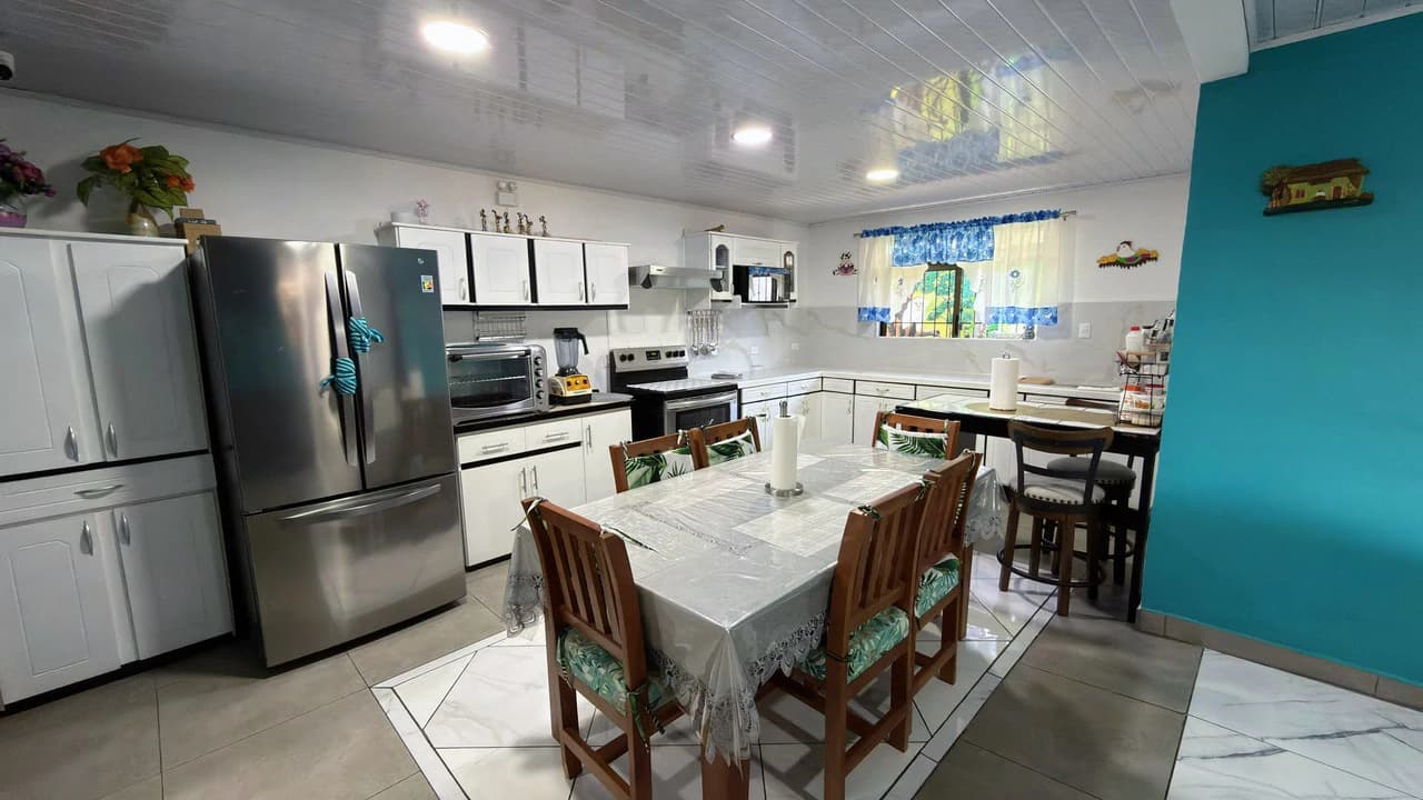 Countryside House For Sale in San Pedro - photo 10