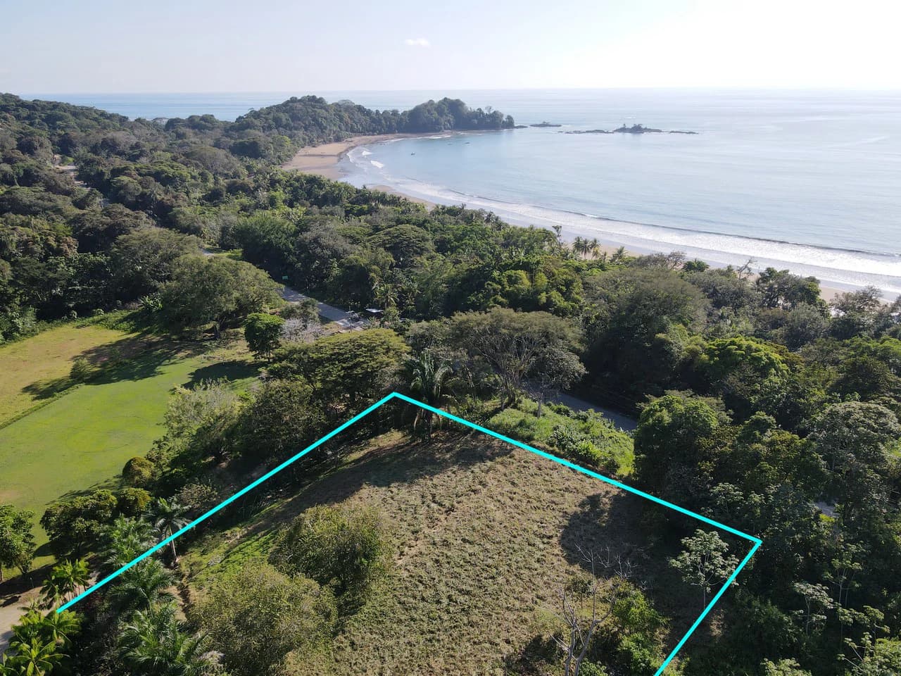 Front Row Mixed Use Property with an Easy Walk to Dominicalito Beach - photo 2