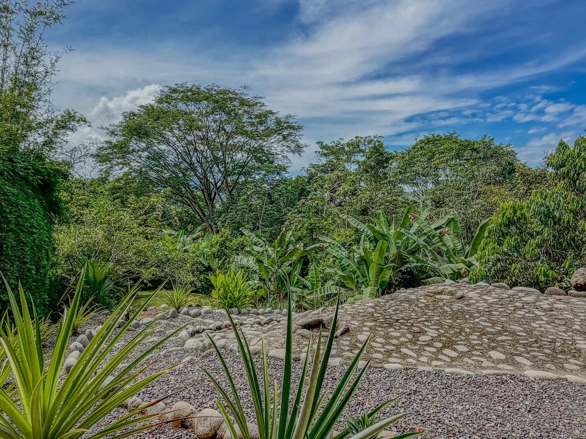 0.8 ACRES- 2 Bedrooms w/ Conversion Potential to 3 Bedrooms, 2 Full Bathrooms, Saltwater Pool, 8min to Dominical, and TWO 4×4 Vehicles Included!!! - photo 42