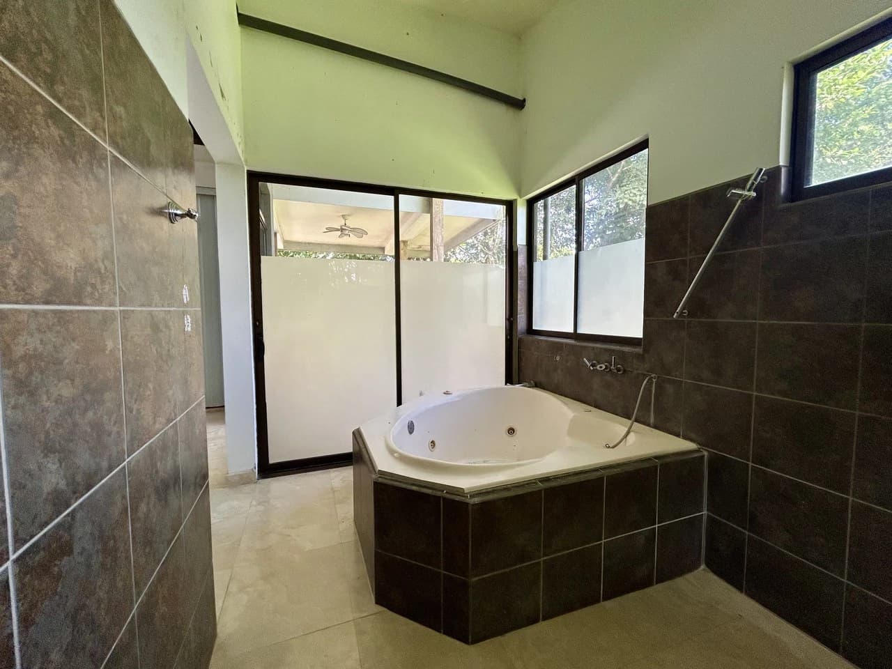 Fixer-Upper Home with an studio Office in Palmar Norte on a 7.58 Acres Property - photo 38