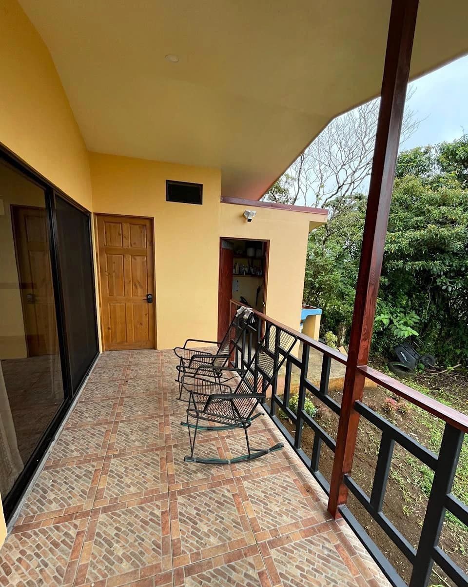 VILLA PIETRA: CAPTIVATING LAKE ARENAL ESTATE WITH GUEST CASITA - photo 13