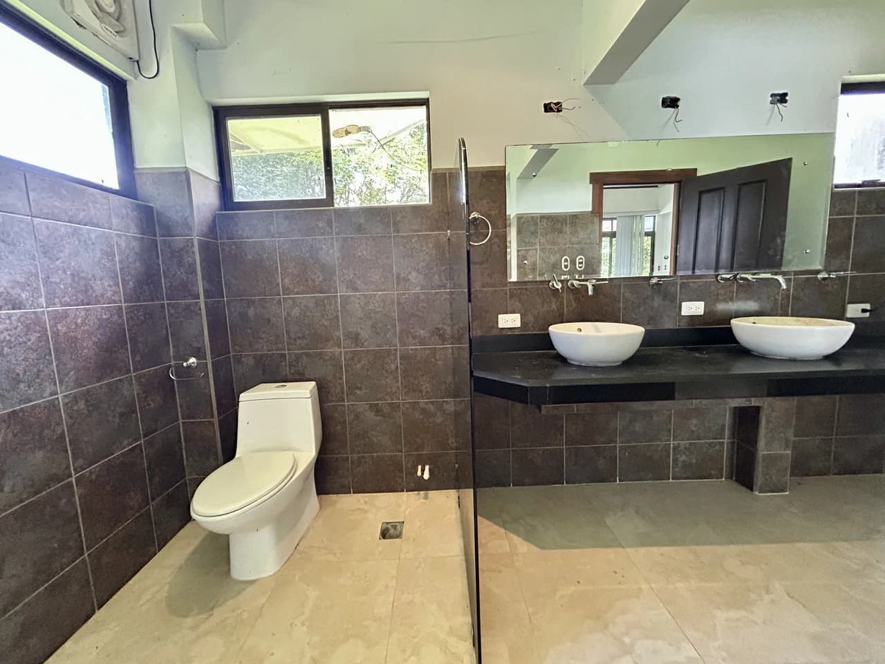 Fixer-Upper Home with an studio Office in Palmar Norte on a 7.58 Acres Property - photo 40