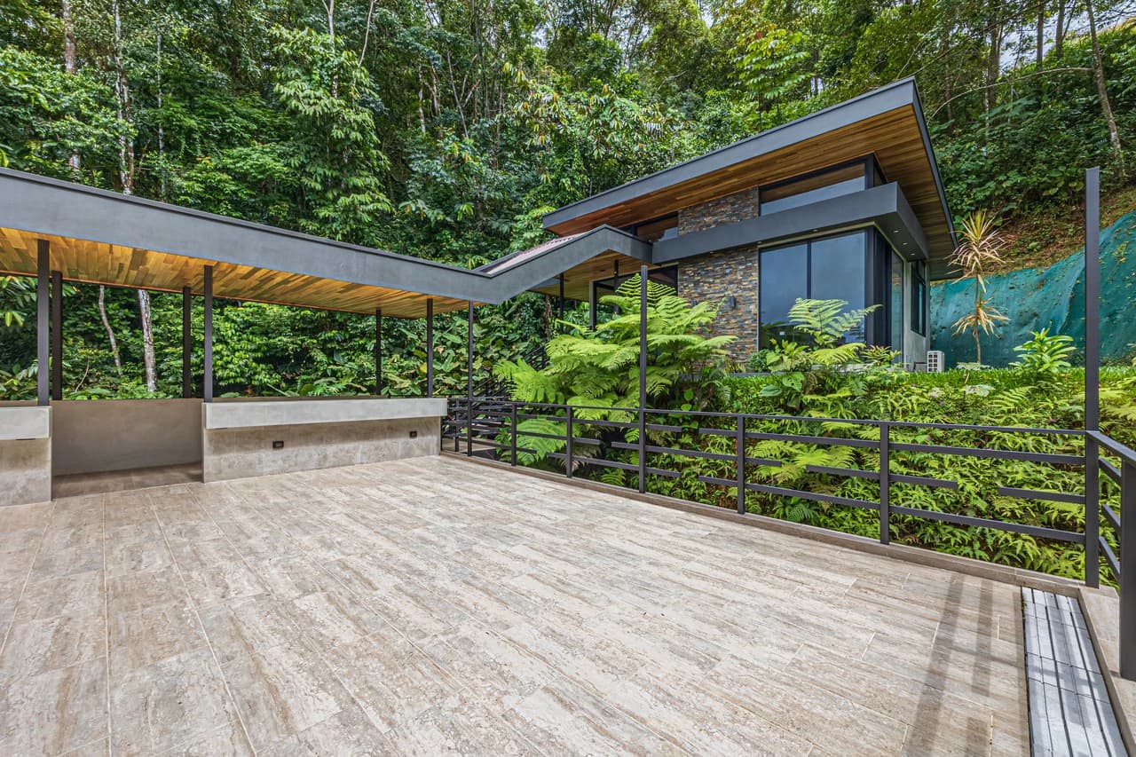 Casa Koules: Architectural 5-Bedroom Oceanview Estate in Prestigious Costa Verde Estates - photo 48