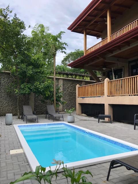 0.1 ACRES – 6 Bedroom Home with Pool In Main Street Dominical, PRIVILEGED LOCATION, WALK TO THE BEACH!!!: Near the Coast House For Sale in Dominical - photo 5