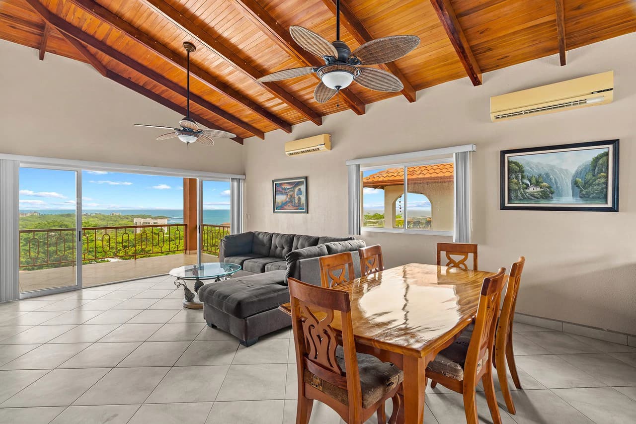 Casa Sunny: Ocean View Investment Opportunity in Tamarindo - photo 8