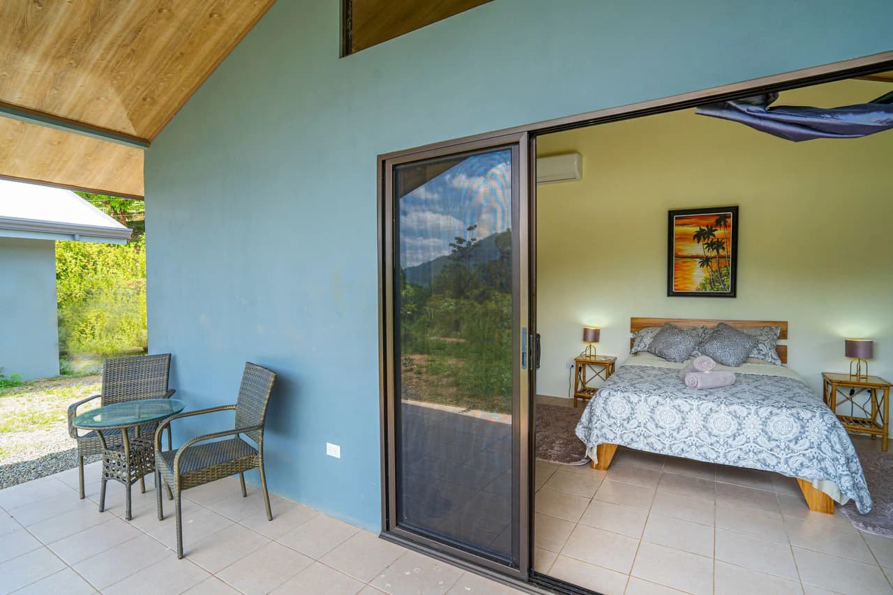 Mountain Mixed Use Building For Sale in Savegre - photo 9