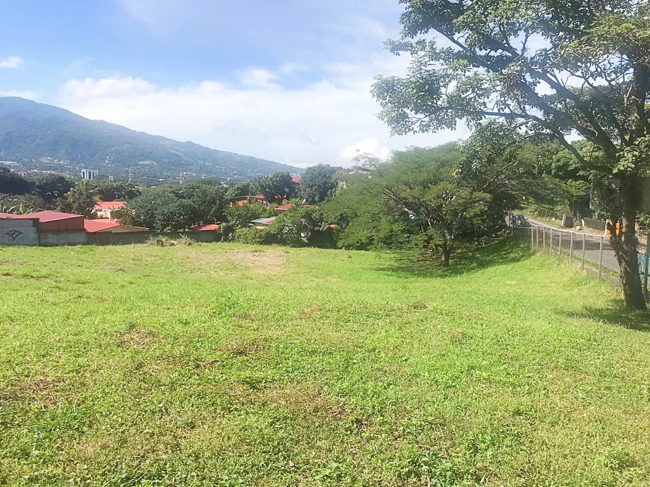 Property for sale in Santa Ana with mixed use such as paddle tennis courts, church and others Costa Rica - photo 2