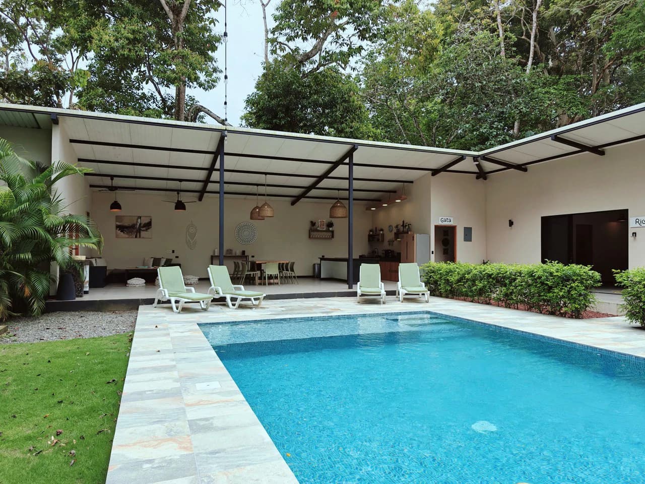ID 751: Turn-Key Villa with Proven Income Near Cahuita National Park – Main House, Casita, and Stunning Pool on Over Half an Acre - photo 31