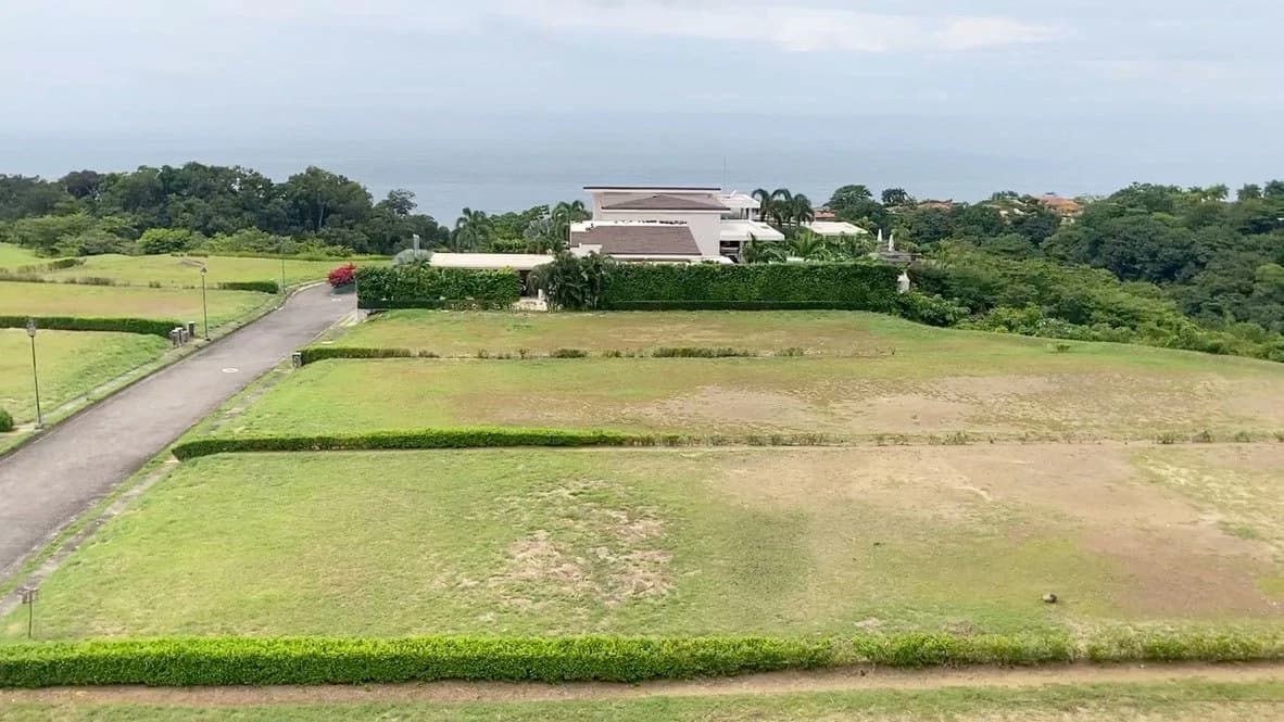 Lot #48: ¡Luxury lots for sale with amazing ocean views in Playa Herradura! - photo 2
