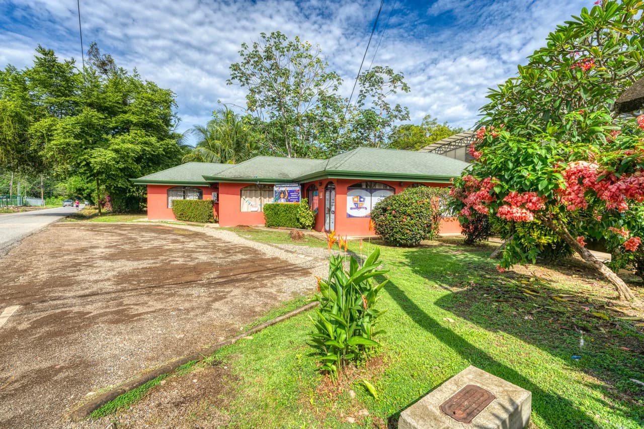 THRIVING SPORTS AND COMMERCIAL BUSINESS WITH OWNER FINANCING OPTION: Rincon Uvita - photo 13