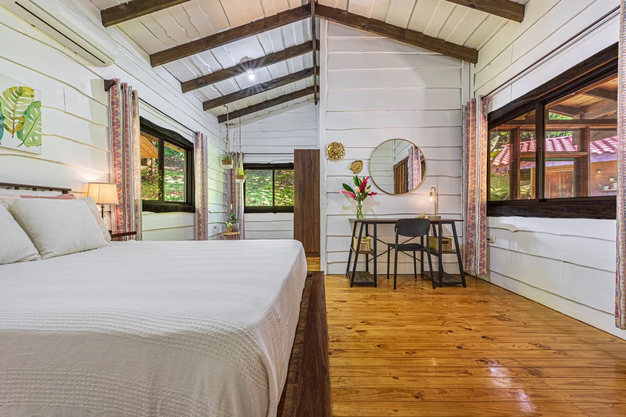 A Jungle House Built of Wood & River Dreams - photo 23