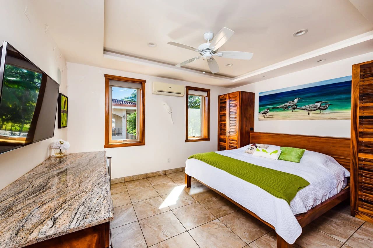 Casa Oltmann: Beach Front Mansion - photo 12