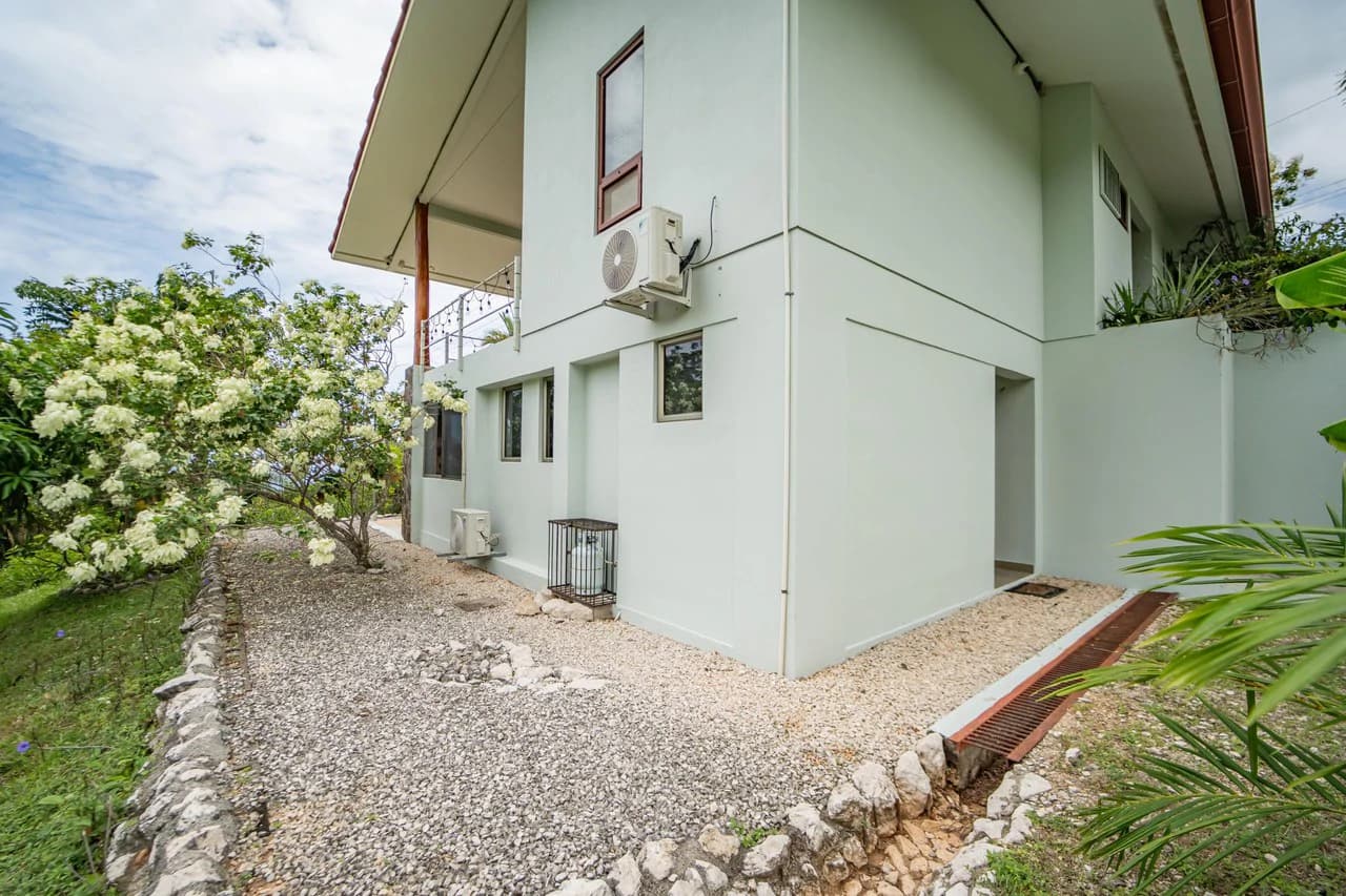 Casa Cavalier: 3BR Ocean View Mountain Home with Studio Apartment - photo 25