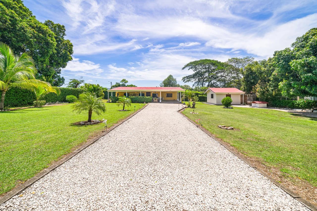 Casa Campo: Quiet Countryside Home Near Beaches - photo 17