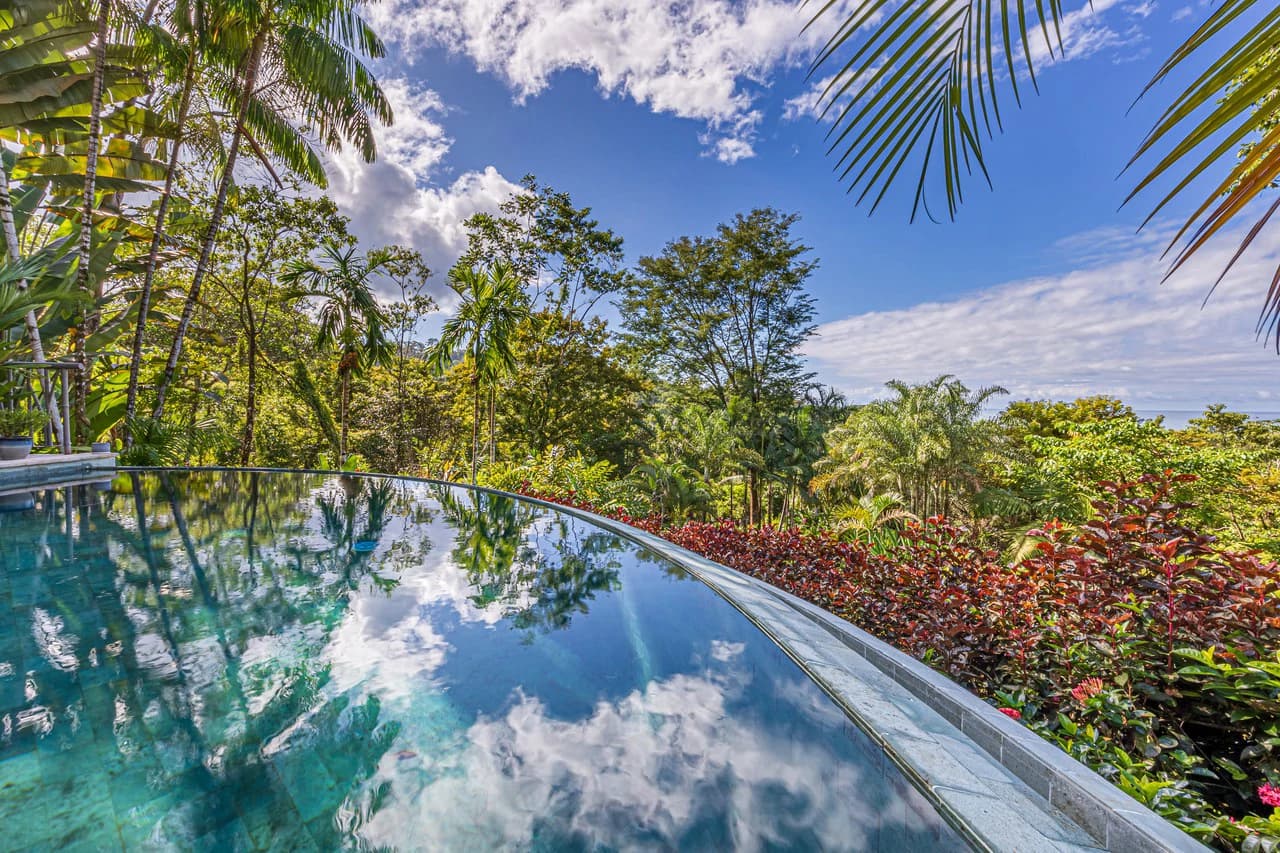 Luxurious Coastal Retreat with Ocean Views in Uvita, Costa Rica - photo 31