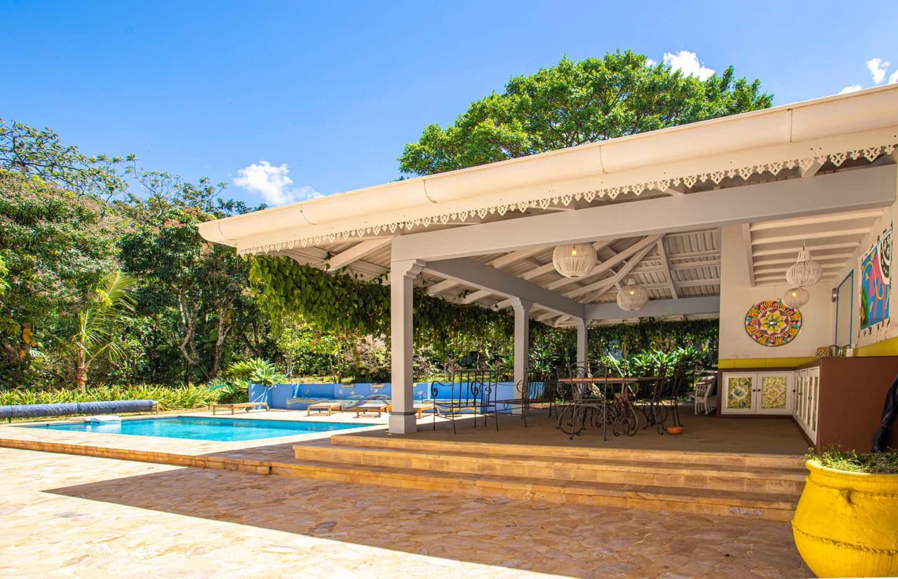 LUXURY PROPERTY HOUSE AND 5 APARTMENT SANTA ANA: Incredible property to live or invest. Ideal for single space. . This beautiful property measures 4857 m2 of lot with a street front of 23m2 and 432 m2 - photo 38
