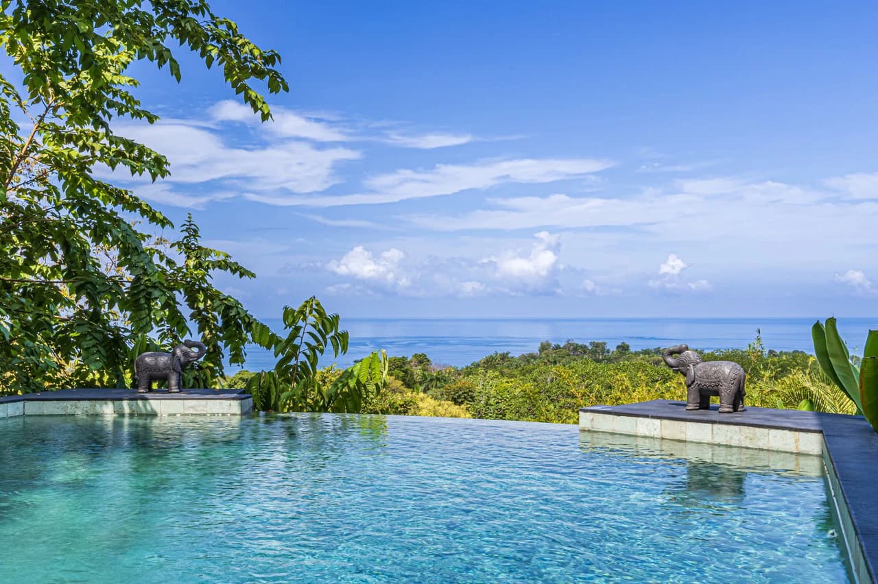 Casa Markissa: Luxury Oceanview Villa with Proven Rental Income. - photo 8