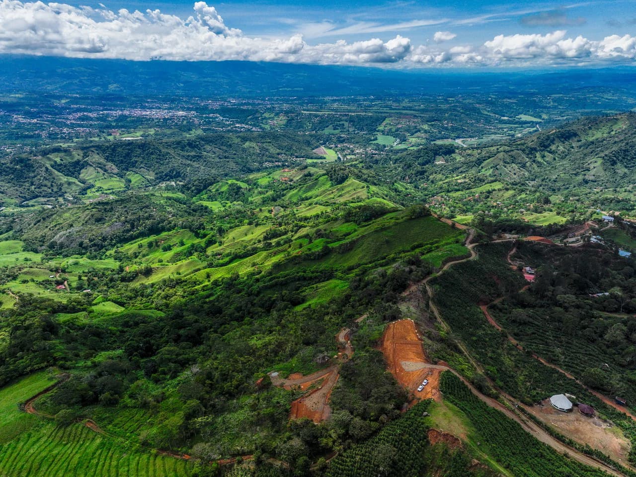 Spectacular Property with Chirripo Mountain and San Isidro City Views