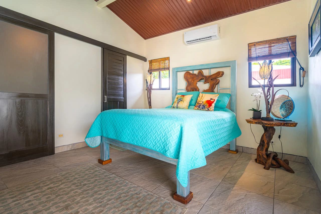 Villa Esmeralda: Big Pool. Big Lot. Big Lifestyle. Central Uvita, Walk to Everything! - photo 37