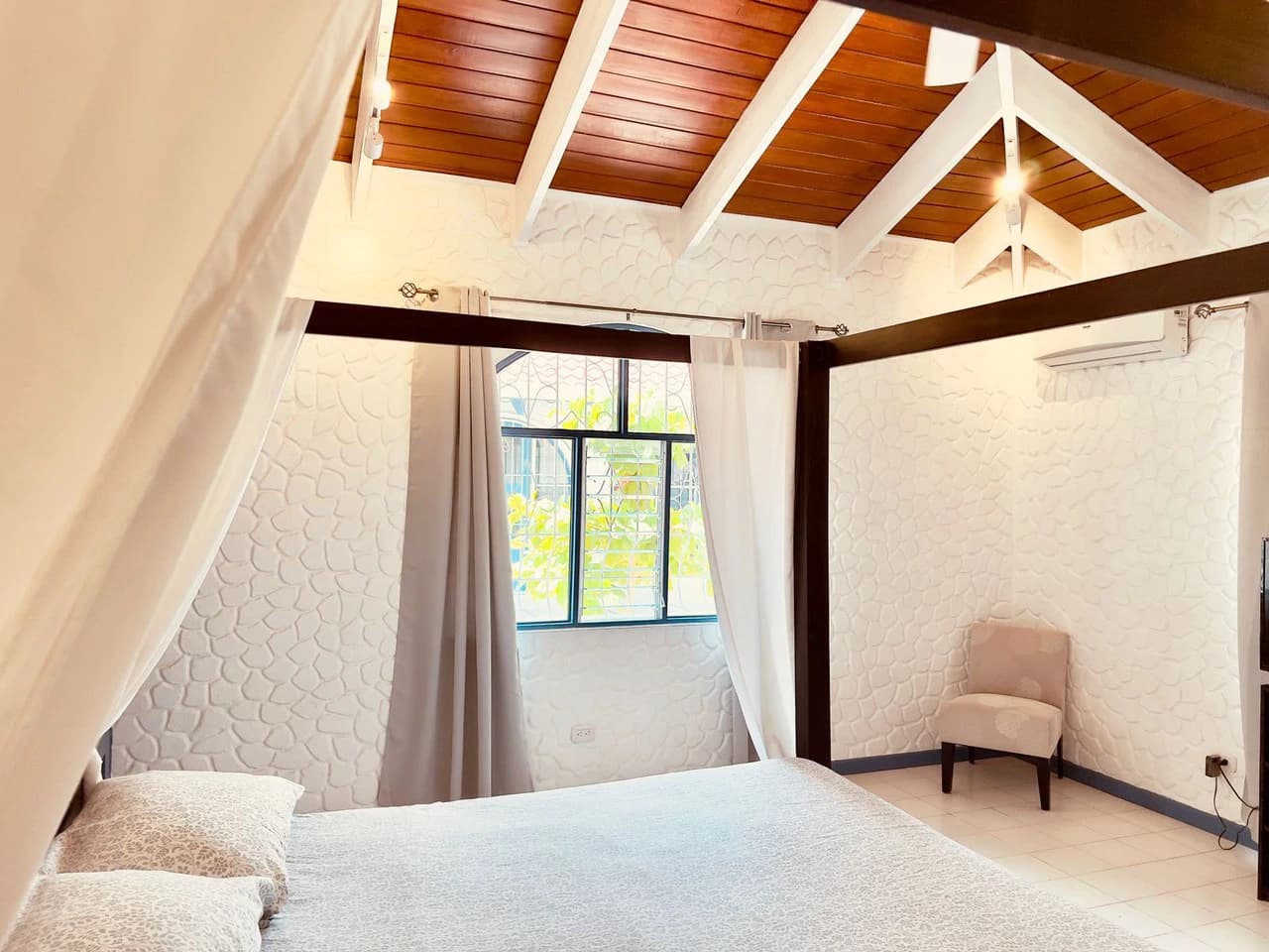 Mountain House For Sale in Curubandé - photo 10