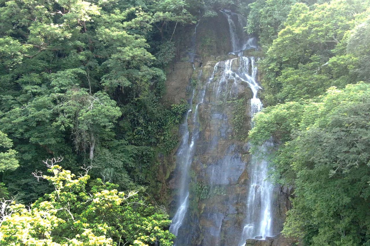 Luxury Waterfall-View Home with Guest House near Dominical, Costa Rica: Mountain House For Sale in Dominical - photo 4