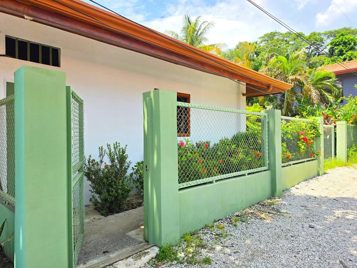 Casa Julia: A Rare Opportunity in the Heart of Sámara – Home with Commercial Space or Expansion Potential - photo 13